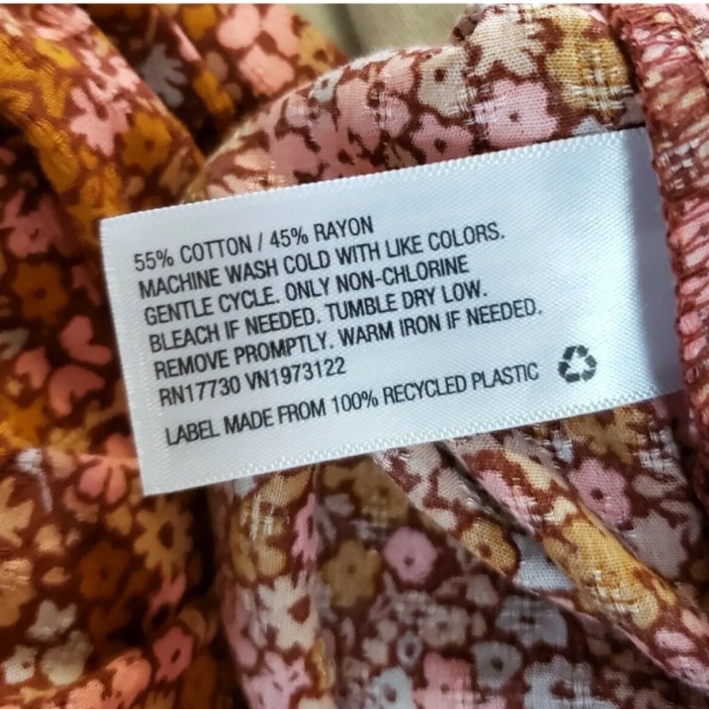 Universal Thread Floral Blouse Size Large - Picture 7 of 8